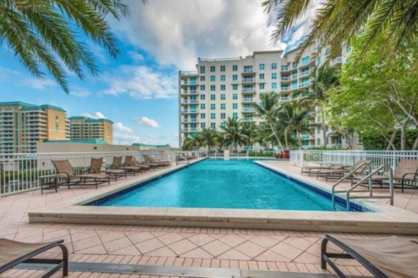 Apartment In Casa Costa Condo!Beach Pass Included 波因顿海滩 外观 照片
